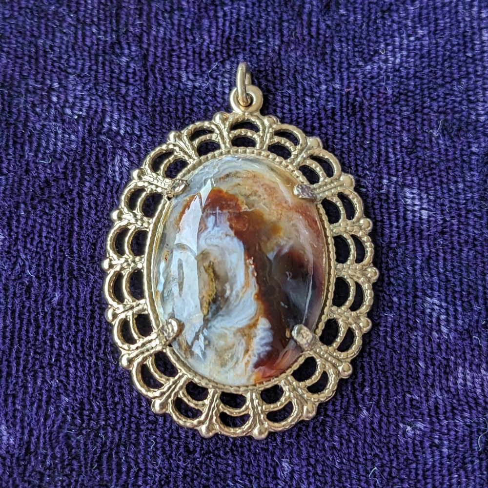 Vintage 10K Gold Plated Filigree Pendant With Natural Picture Agate